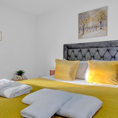 Heathrow Stays - Fawns Manor Hillingdon Luaran gambar